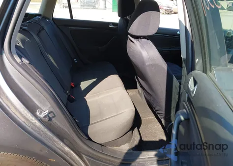 2010 Volkswagen Jetta S z USA, uszkodzony, nr VIN 3VWKX8AJ3AM626468